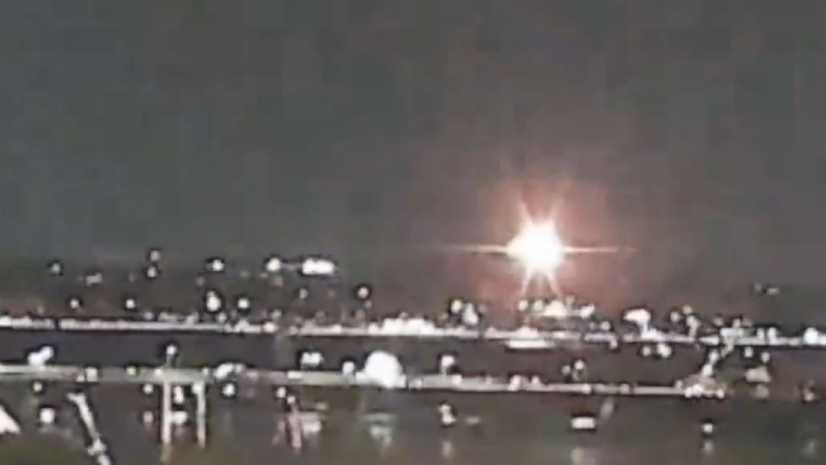 Moment zderzenia helikoptera i samolotu uchwyciły kamery