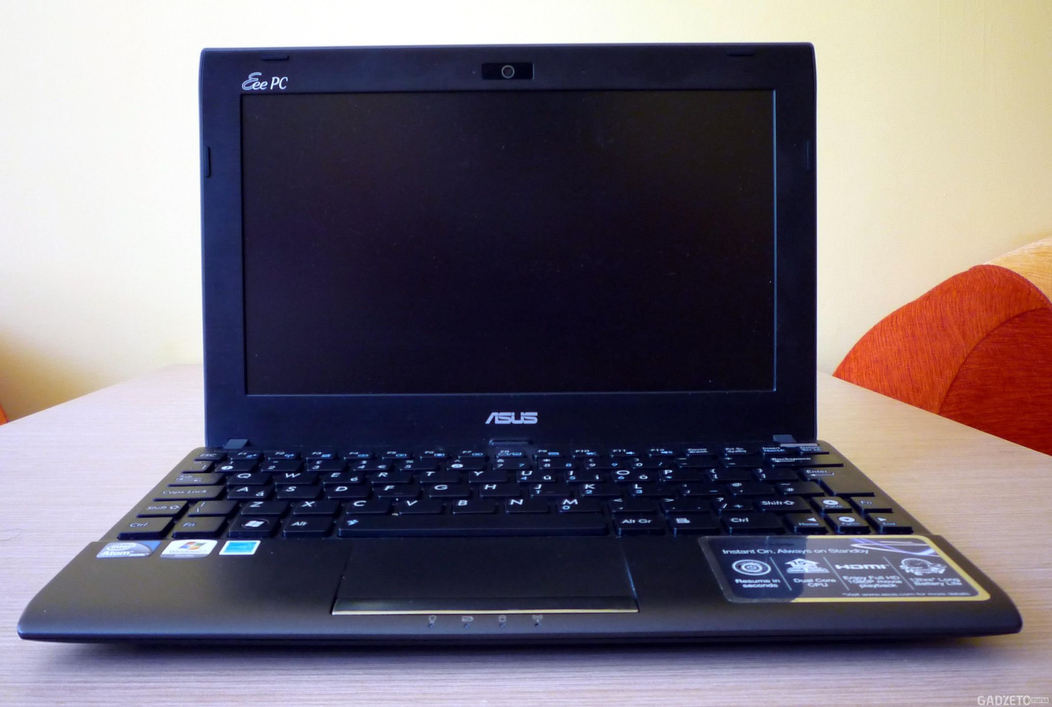 Asus Eee PC 1025C Flare - mikrus z nowym Atomem [test] 3