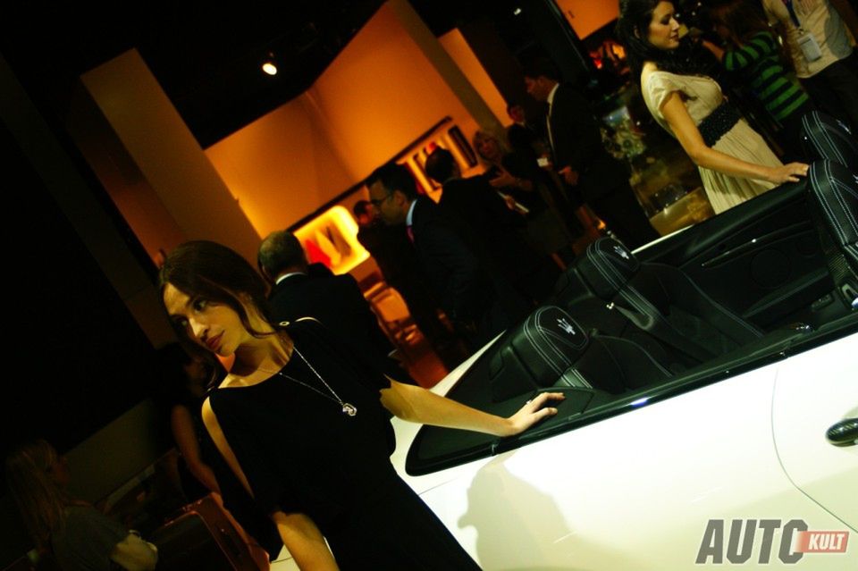 Hostessy z Paris Motor Show 2012 [galeria] 122
