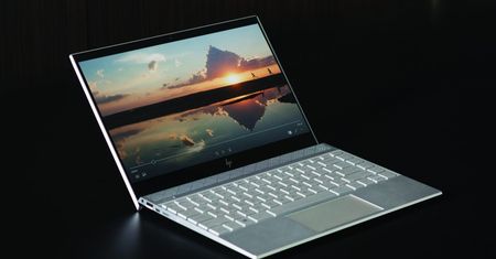 HP przedstawia nowe laptopy: łączy je długi czas pracy na jednym ładowaniu