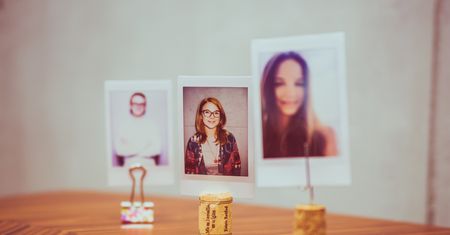 3 proste sposoby na kreatywną podstawkę do instaxów [zrób to sam]