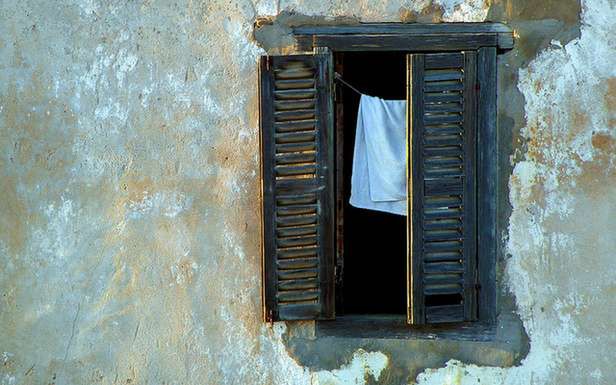 Okno zdradza swoje sekrety ;) (Fot. Flickr/Funky Tee/Lic. CC by-sa)