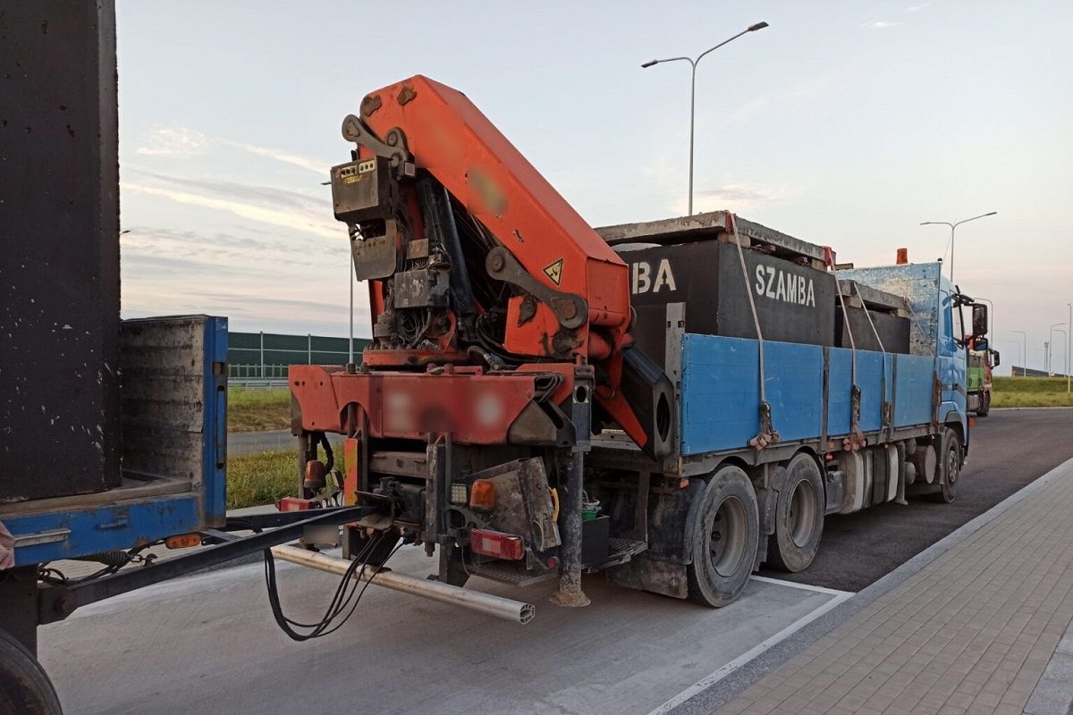 przeładowana ciężarówka