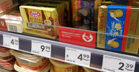 Ceny masła topnieją w oczach. W sklepach jest nawet o 20 proc. taniej niż rok temu