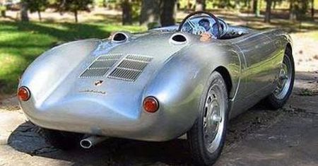Syn Beckhamów i jego Porsche