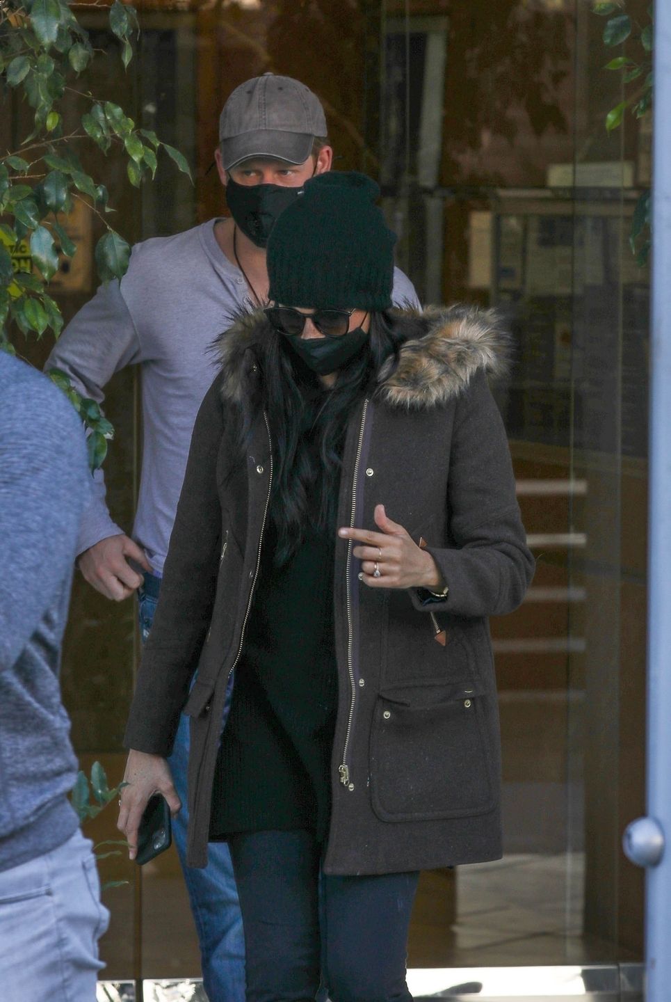 Meghan Markle ukrywająca ciążowy brzuszek