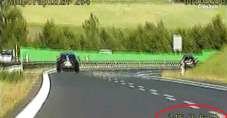 Jechał ponad 240 km/h ekspresówką. Nie skończyło się na mandacie