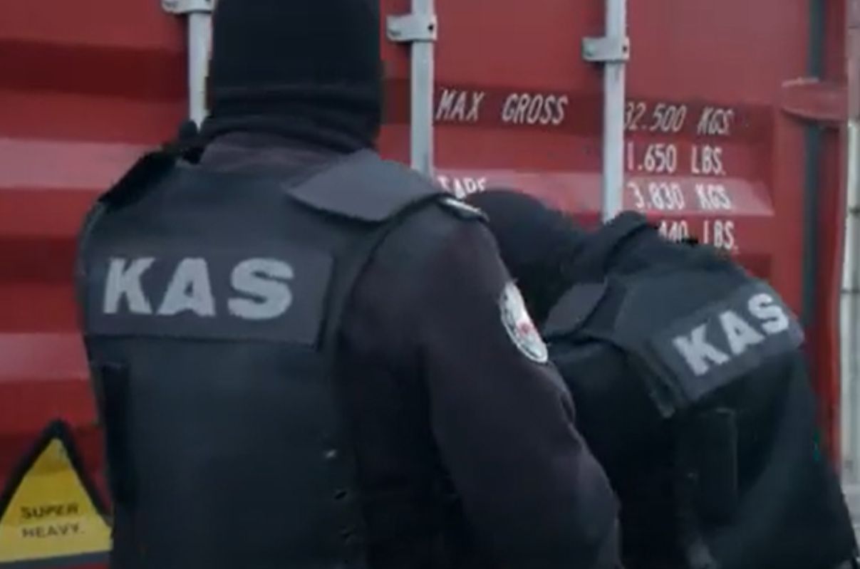 Mieli wystawić fałszywe faktury na 14 mln zł. Gang rozbity