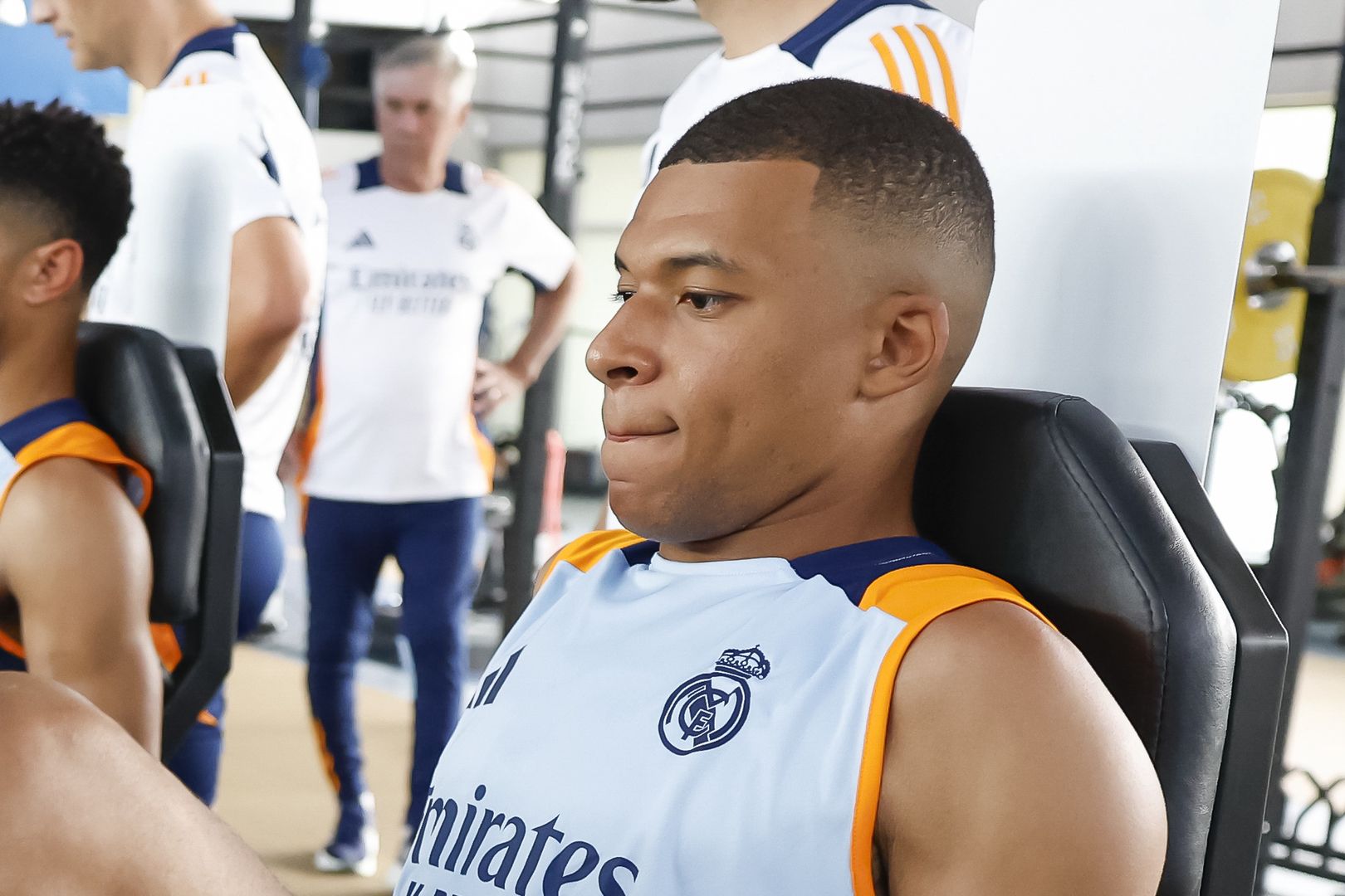 Kylian Mbappe w nowych barwach. Pokazał wymowne zdjęcie