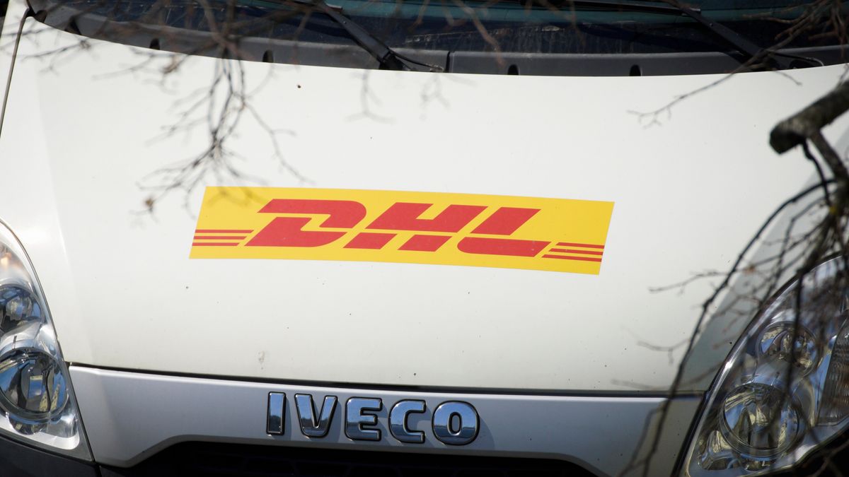 Uwaga na podejrzane e-maile "od DHL-a", fot. Getty Images