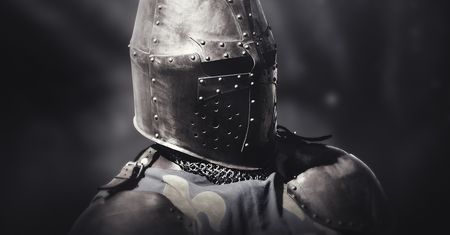 Wakacyjne warsztaty rodzinne w muzeum: stwórz własny miecz rycerza!