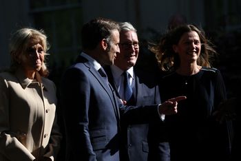 Francja i Wielka Brytania tworzą pakt. Aktywuje się grupa nadzoru nuklearnego