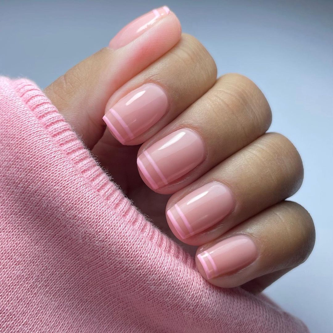 W modzie będą też delikatne paznokcie w kolorze "marshmallow pink" 