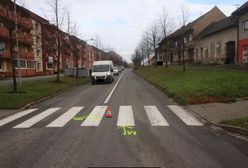 Potrącił dziewczynkę na przejściu. Wsadził ją do auta, odwiózł do szkoły i odjechał