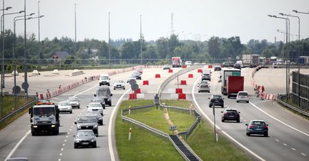 Autostrada A2 szybko się nie poszerzy. Huczne obietnice PiS daleko od realizacji