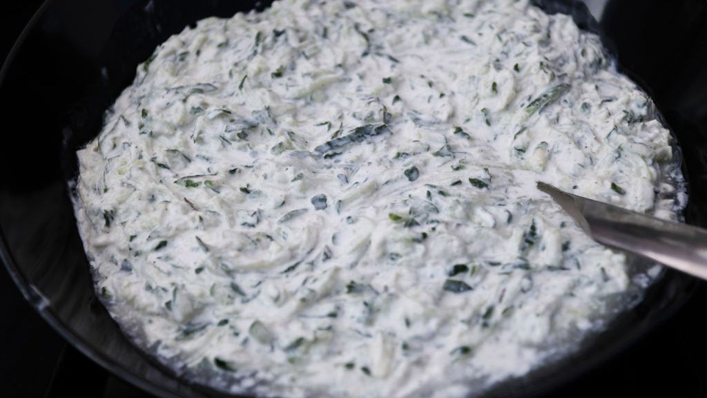 Świetny dodatek do posiłków, który obniża cholesterol. Najzdrowszy sos przygotujesz w kilka minut