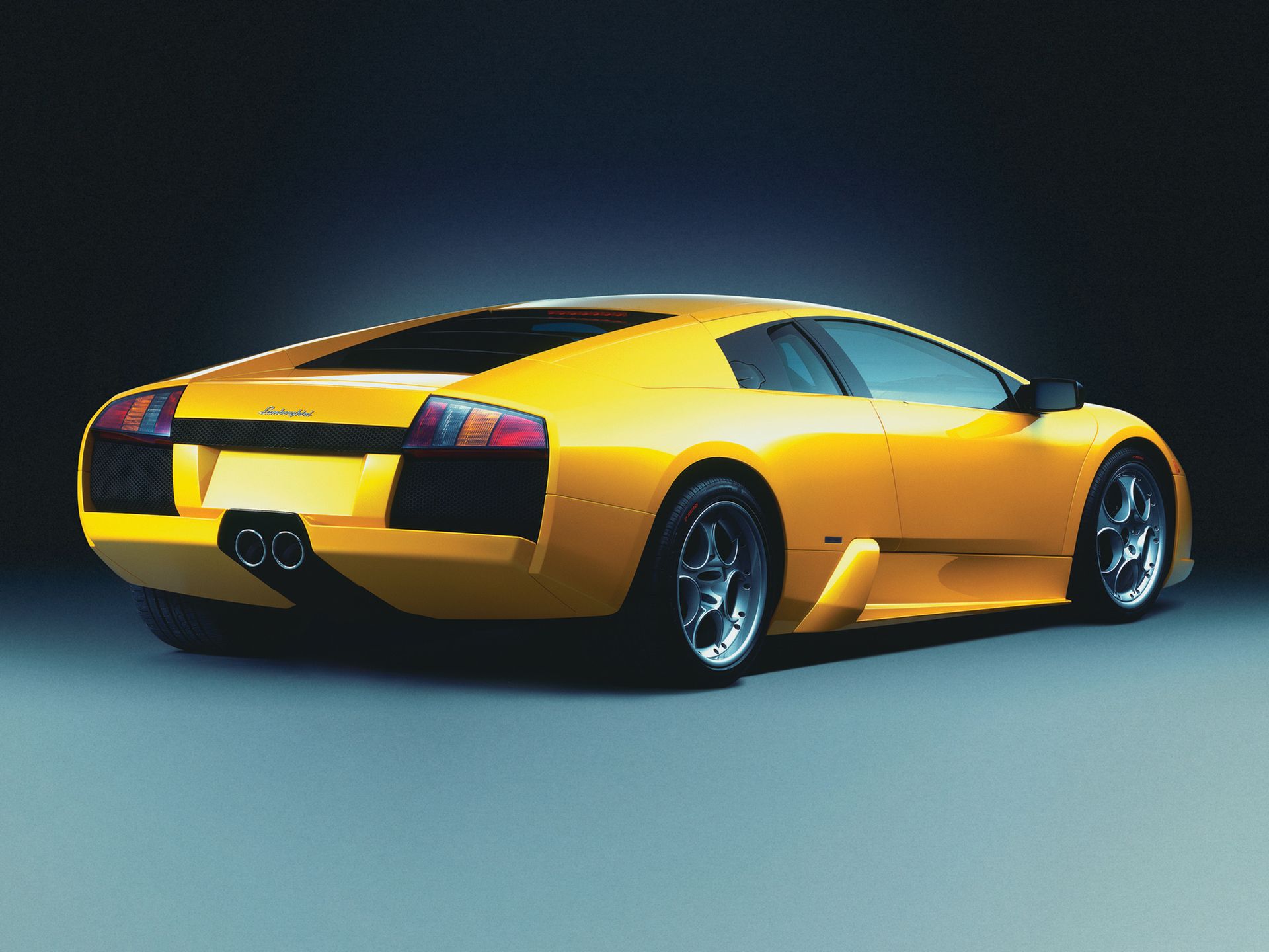 Od dekad z V12: ewolucja hipersamochodów Lamborghini 74