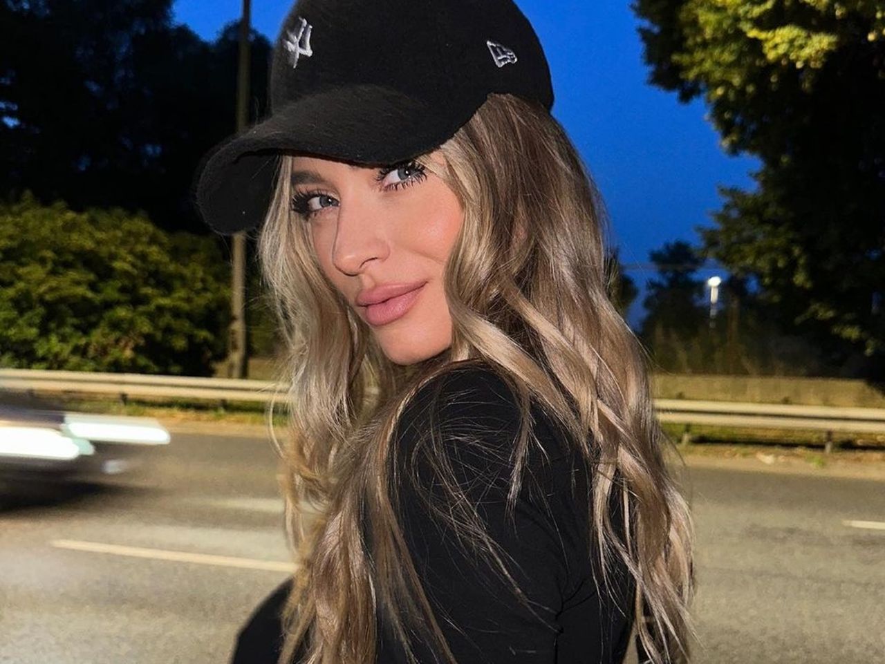 Pozuje w obcisłej sukience. "Marcela, ledwo co cię poznałem!"