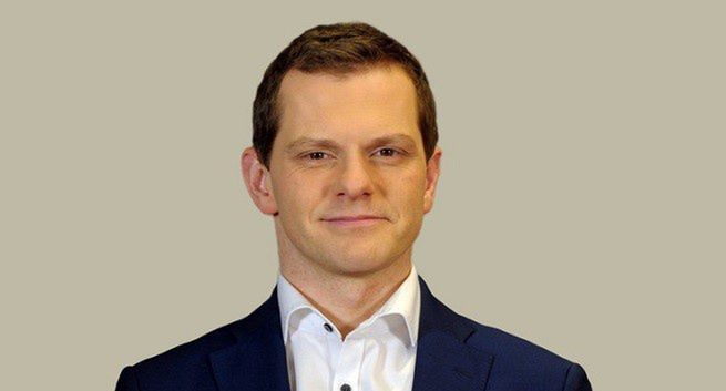 Nowy program Bartosza Kurka „Tło” śledzi 100 tys. widzów