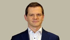 Nowy program Bartosza Kurka „Tło” śledzi 100 tys. widzów