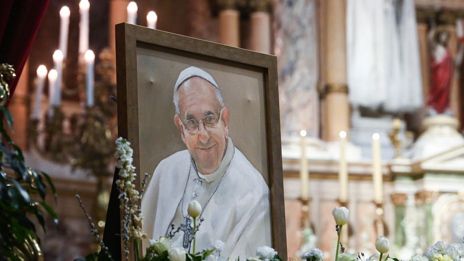 Wierni na całym świecie żegnają Franciszka