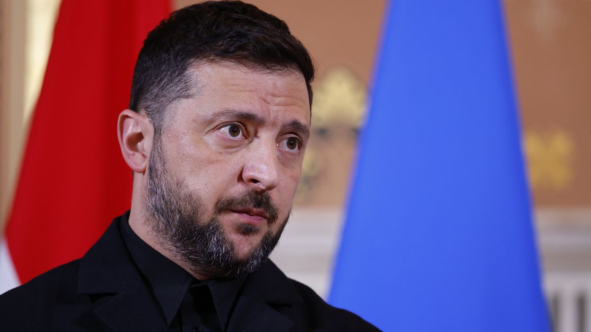 Ukraine's President Volodymyr Zelensky speaks to the media following the 'Coalition of the Willing ' meeting in London, Britain, 24 October 2025. The meeting was held to discuss military support for Ukraine attended by Western leaders in person and virtually. EPA/TOLGA AKMEN / POOL Dostawca: PAP/EPA.