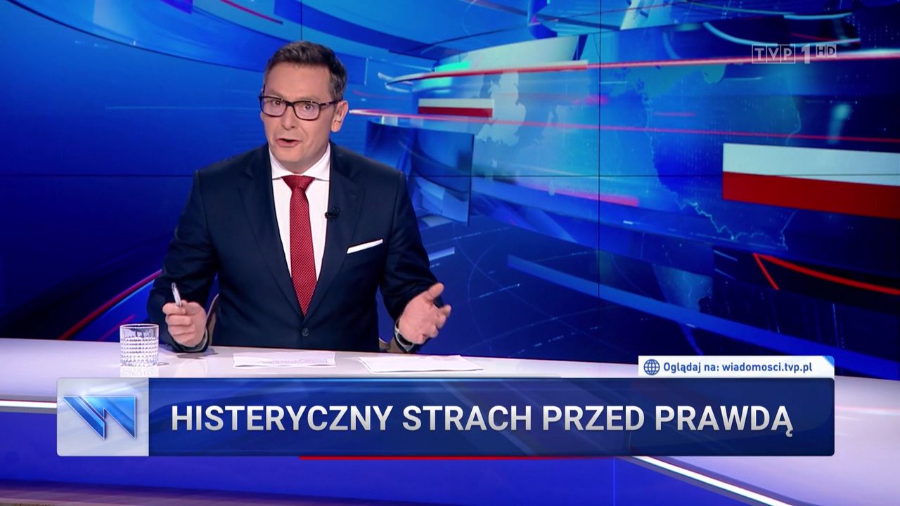 "Wiadomości" zadzwoniły do kolegi Sikorskiego. Mówią o "panicznej histerii"