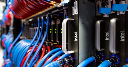 Intel zapowiada najwydajniejszy superkomputer na świecie. Specyfikacja rzuca na kolana