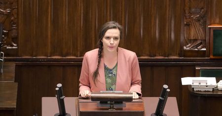 Awantura w Sejmie. Jachira upomniana: "To nie teatr"