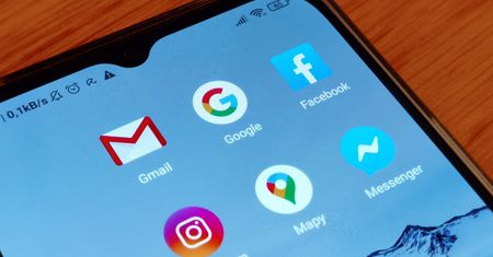 Google kontra Facebook. Która z tych firm wie o tobie więcej?