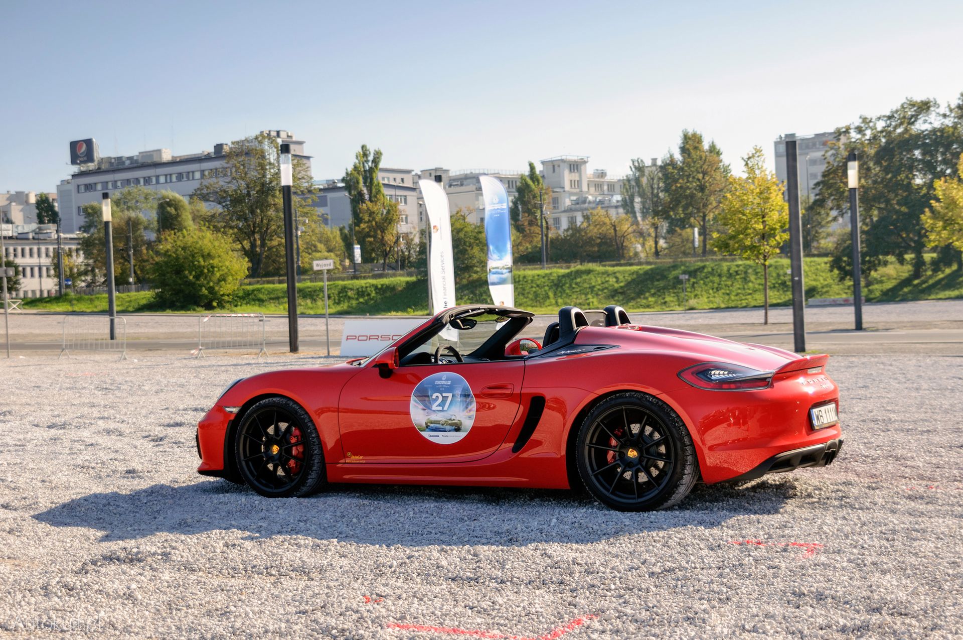 Dla mnie jedna z gwiazd tego poranka. Ten Spyder stał z boku i chociaż był w pierwszym rzędzie, nie przyciągał szczególnie dużej uwagi. Szkoda, bo te dwa wspaniałe garby na nią zasługują.