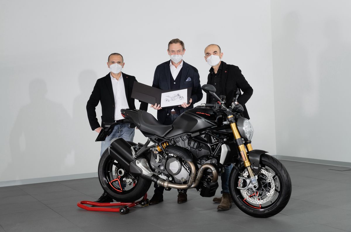 Ducati monster nr 350 000.