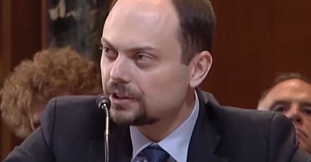 Kara-Murza oskarżony o zdradę stanu. Opozycjoniście grozi 20 lat
