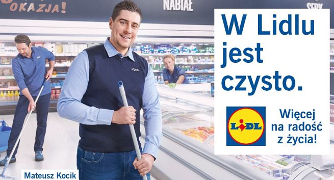 Lidl w reklamach z pracownikami pokazuje, że dla klientów liczy się też komfort zakupów