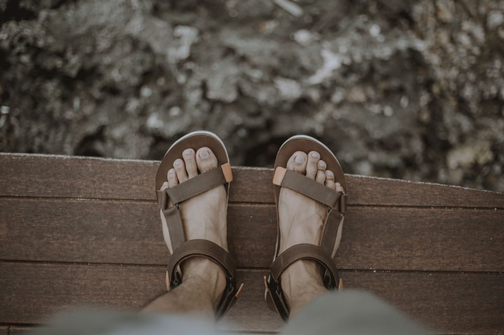 Idealne buty na wakacje? Sandały męskie! Sprawdź, jak wybrać najlepszy model