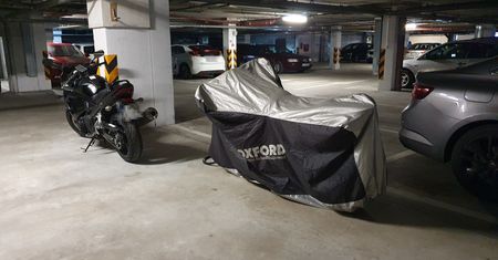 Pokrowiec na motocykl – coś więcej niż zbędny gadżet