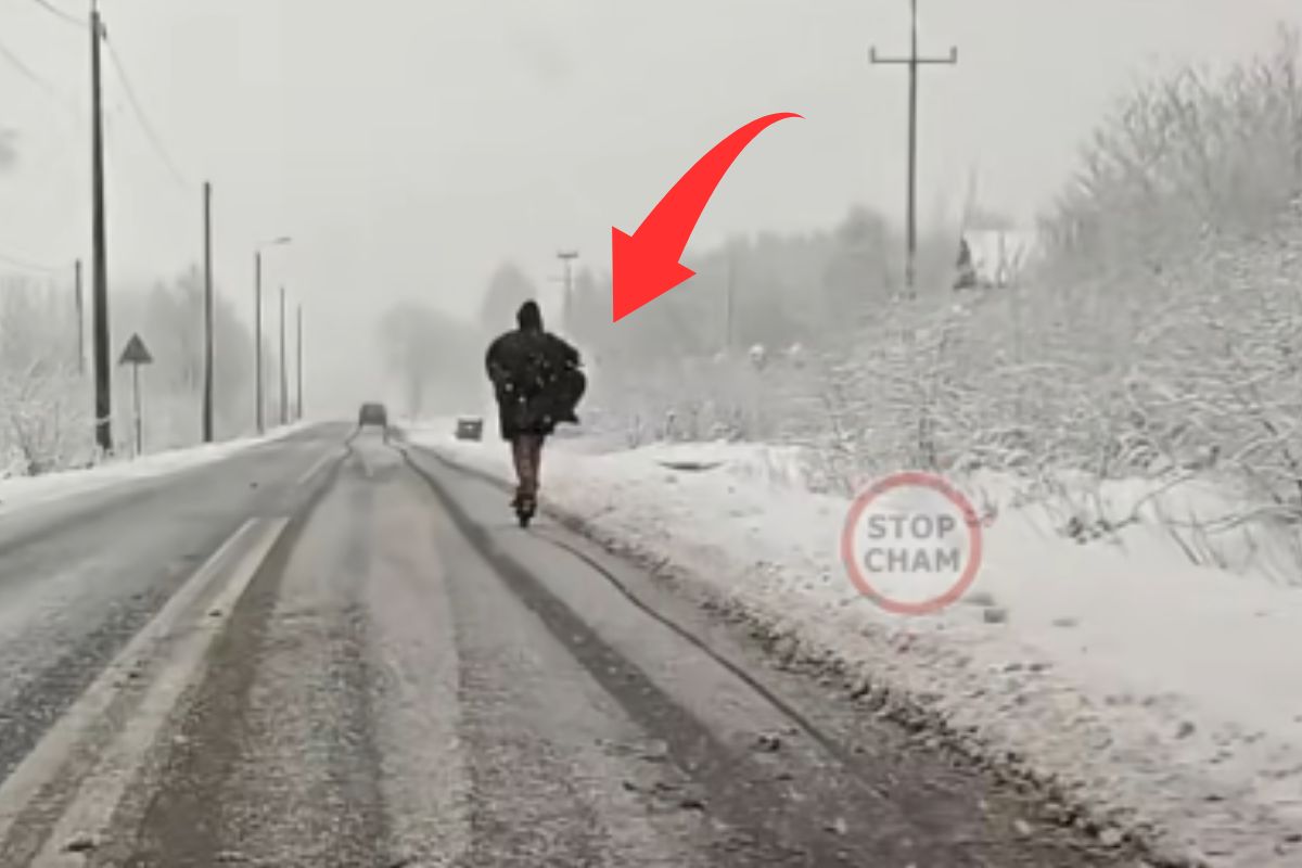 "Batman na hulajnodze". Nagranie ma ponad pół miliona wyświetleń