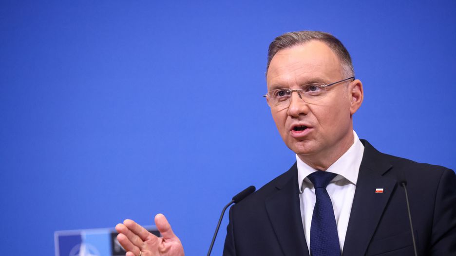 Bruksela, Belgia, 14.03.2024. Prezydent RP Andrzej Duda podczas konferencji prasowej, po spotkaniu z sekretarzem generalnym NATO Jensem Stoltenbergiem w Kwaterze Głównej NATO w Brukseli, 14 bm. Głównym tematem rozmów było bezpieczeństwo. (mr) PAP/Leszek Szymański