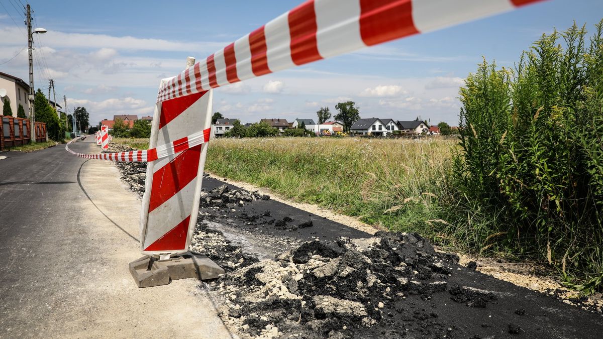 Asfalt zniszczony przez rolnika w Gliwicach