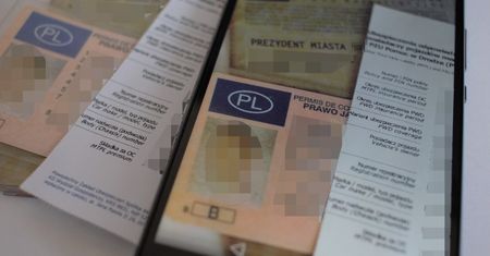 Co z elektronicznymi dokumentami kierowcy? Na razie zmotoryzowani w razie stłuczki wzywają policję