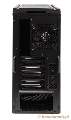 BitFenix Shinobi z tyłu