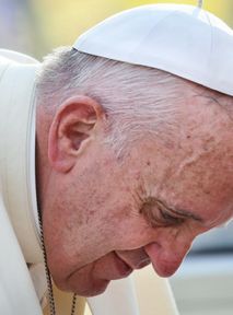 Pope Francis requests universal prohibition of surrogate mothers, risking to anger the LGBT community