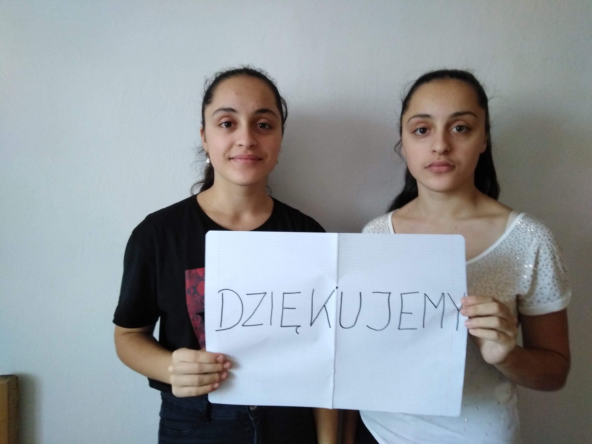 Amelia i Julia są wdzięczne za każdą pomoc