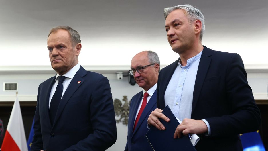 Liderzy opozycji podpisali umow? koalicyjn?
10.11.2023 Warszawa Podpisanie umowy koalicyjnej pomiedzy KO, Trzecia Droga i Nowa Lewica fot Andrzej Iwanczuk/REPORTER
N/z: Donald Tusk, Wlodzimierz Czarzasty, Robert Biedron
Andrzej Iwanczuk/REPORTER