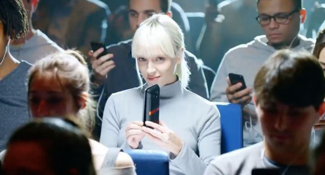 Szerokie możliwości Moto Z Droid w reklamie Motoroli (wideo)