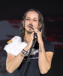 Na ten strój zwrócili uwagę wszyscy. Michał Szpak uderzył w PiS?