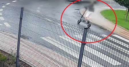 Iława: 12-latek jechał hulajnogą bez kasku. Cudem uniknął tragedii