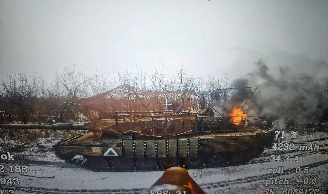 Leopard 2A6 attacked by Russian drones