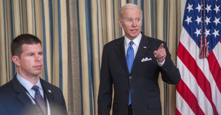 USA wymierzają kolejny cios Rosji i Białorusi. Towary z tych krajów będą obłożone wyższymi cłami