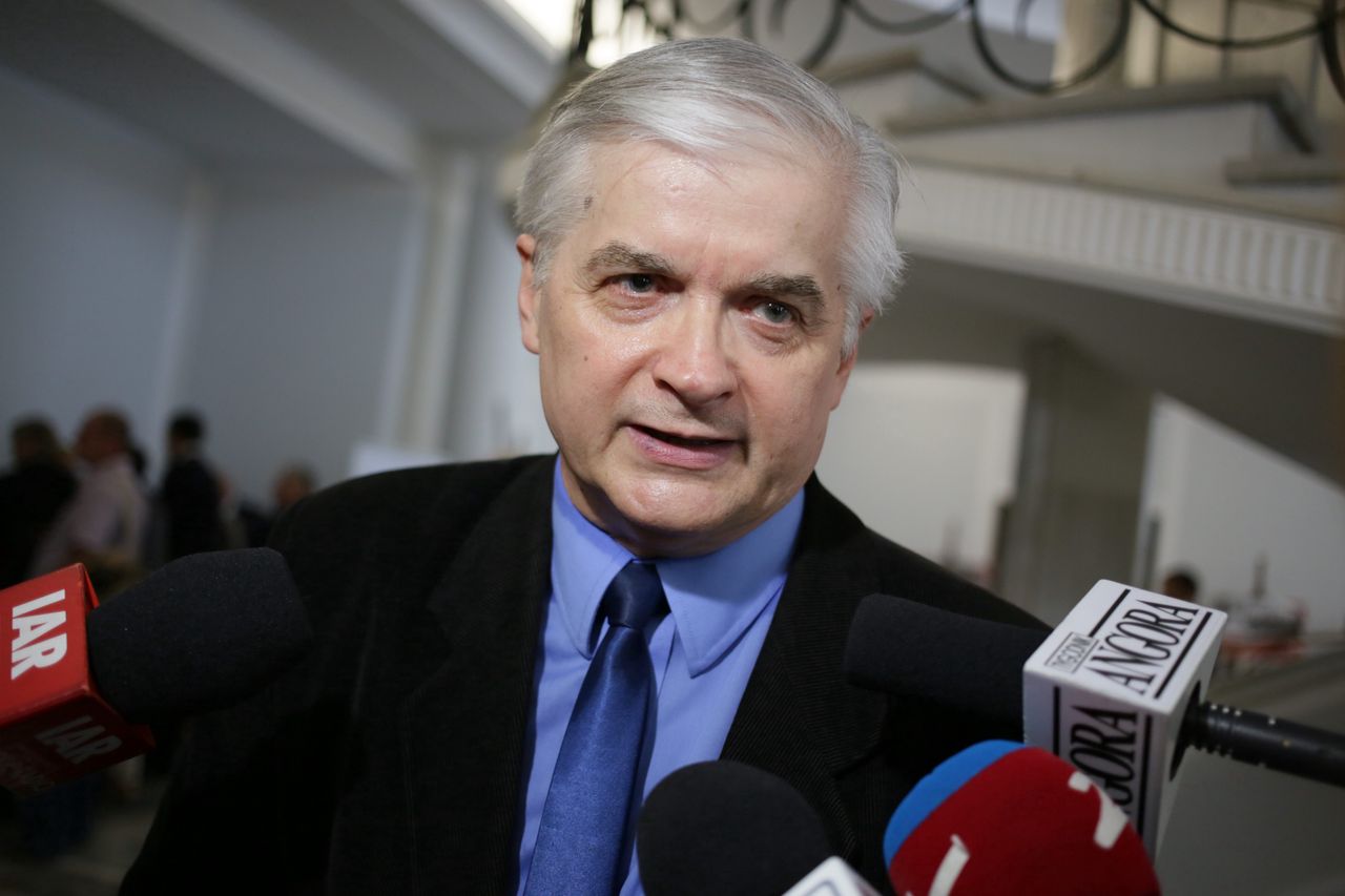 Jacek Czaputowicz złożył rezygnację z funkcji szefa MSZ. Włodzimierz Cimoszewicz: "moment jest zły"